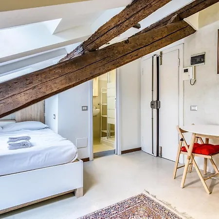Apartment Comunicanti Rinnovati - Vercelli Milan